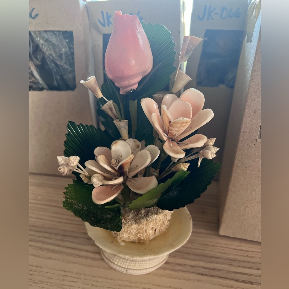Shell Flower Arrangement (New with box)